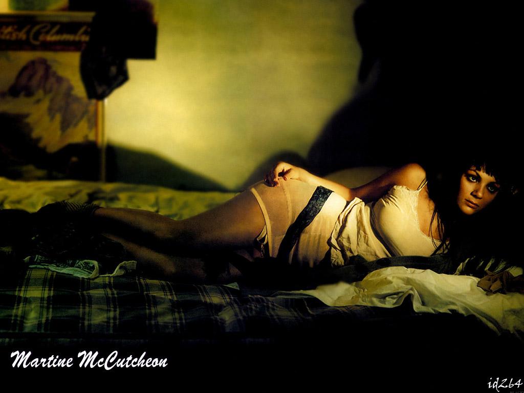 Martine in bed