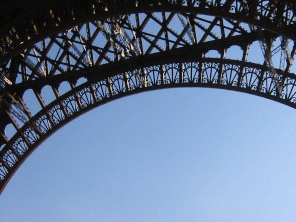 Under Tour de Eiffel